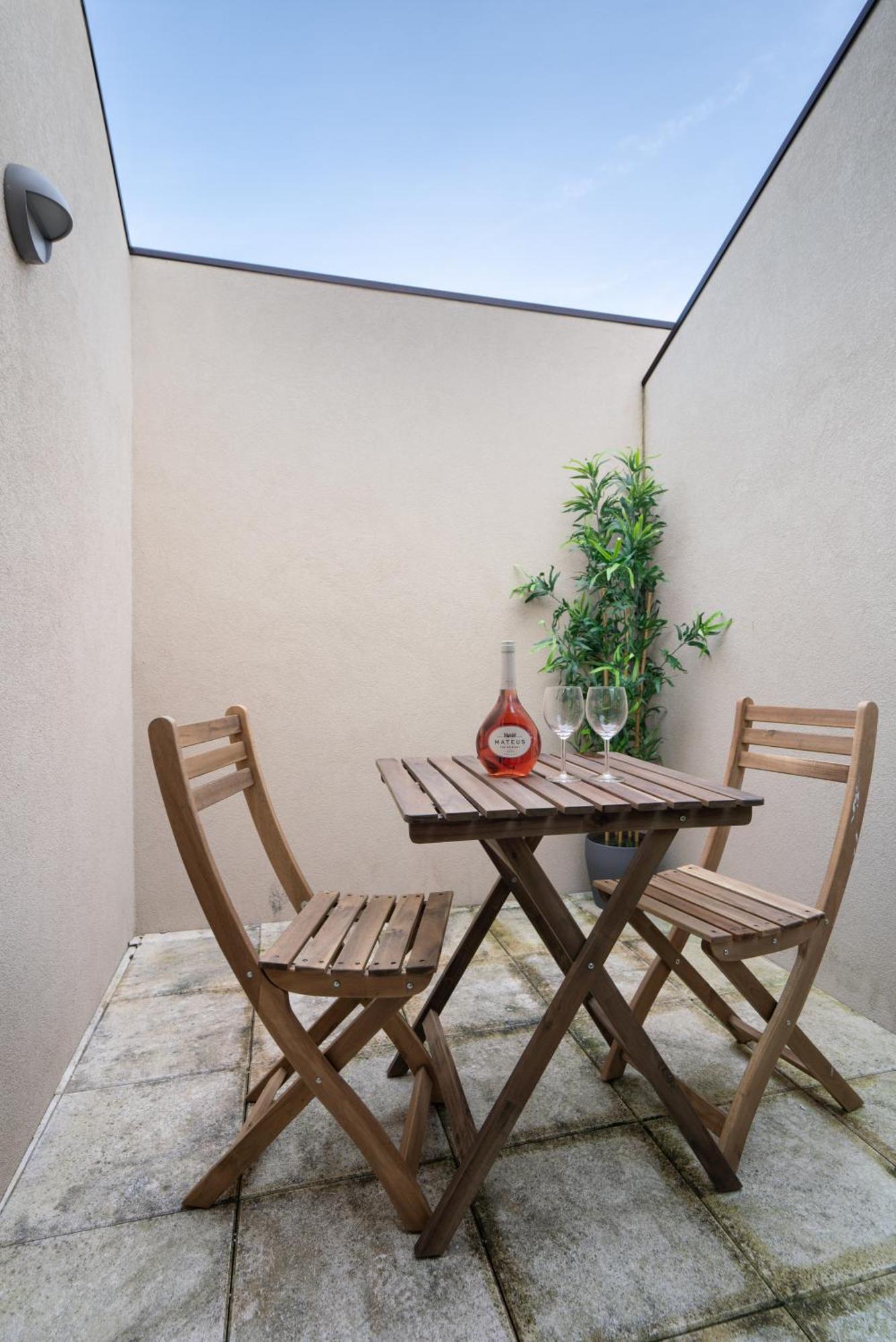 Host Wise - Central Private Flats - Terrace Porto Cameră foto