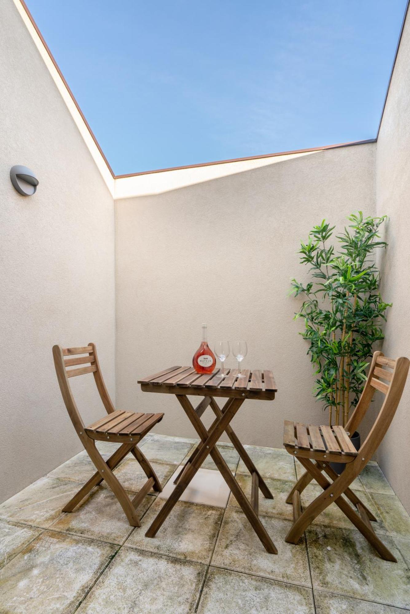 Host Wise - Central Private Flats - Terrace Porto Exterior foto